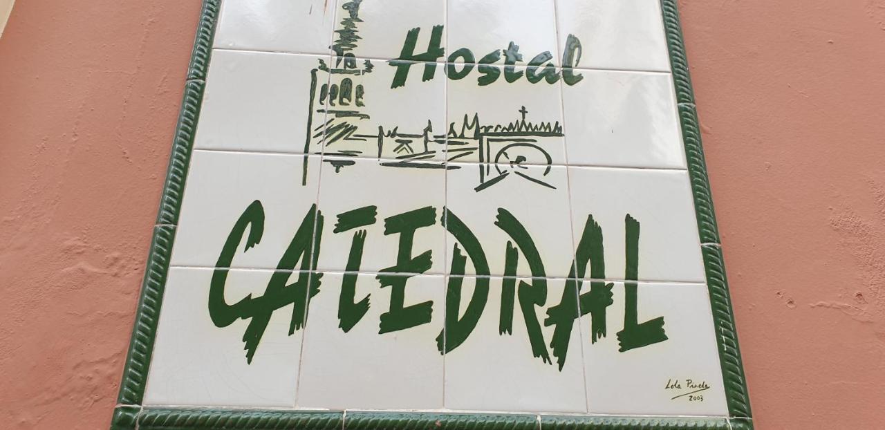 Pension Catedral Севиля Екстериор снимка